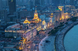 外滩街边小姐姐拍摄地点,记录街边小姐姐的美丽瞬间